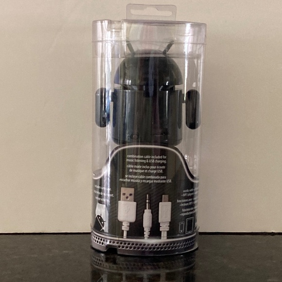 iHome ROBO Black Rechargeable Speaker/For Smartphones/MP3/Mac/PC/SEALED IN BOX! - Picture 1 of 3
